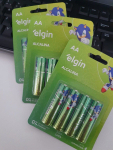 Pilha Alcalina AA Elgin com 4 unidades Comum na Amazon