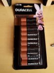 Pilha Alcalina AA Pequena ou AAA Palito DURACELL Com 16 Unidades na Amazon