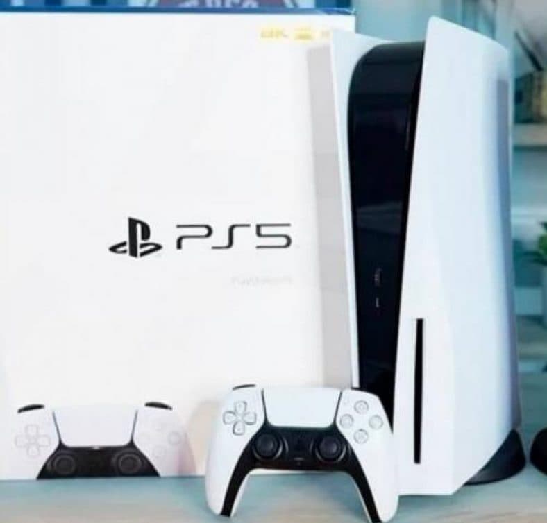Playstation 5 com 825 GB e 01 Controle DualSense sem Fio na Compra Certa