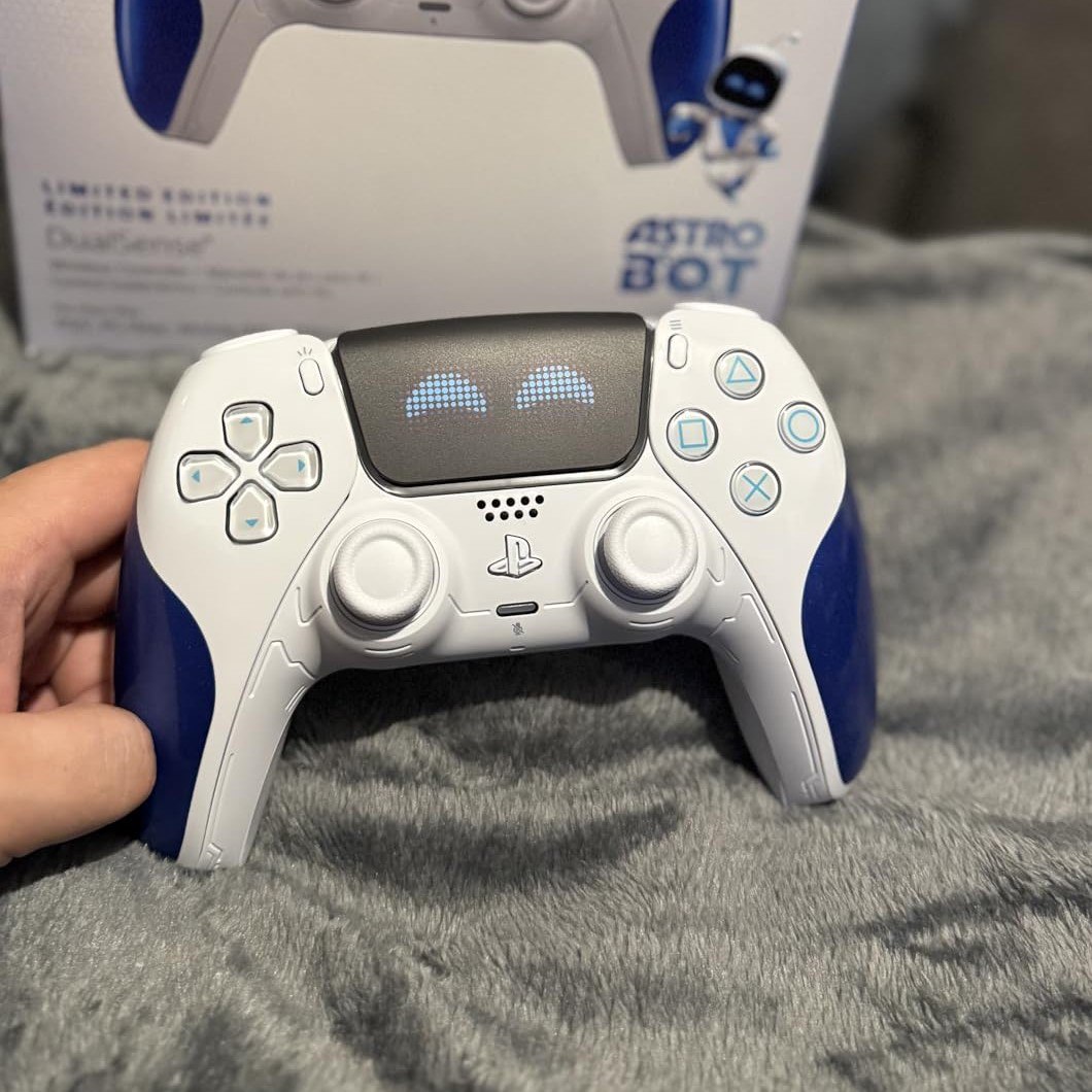 PlayStation DualSense Wireless Controller – ASTRO BOT Joyful Limited Edition na Amazon
