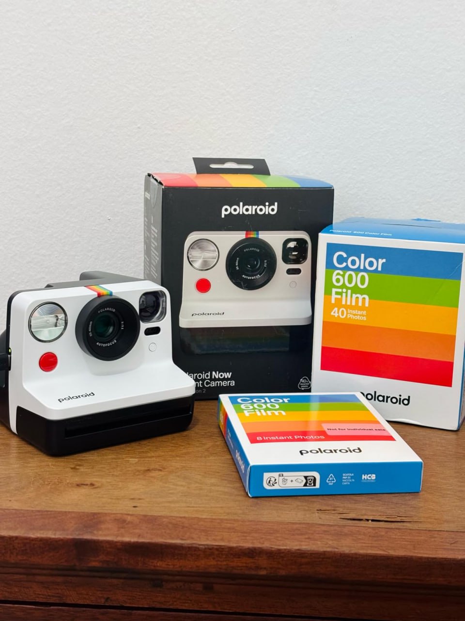 Polaroid Câmera instantânea Now 2nd Generation I-Type – Preto e branco (9072) na Amazon