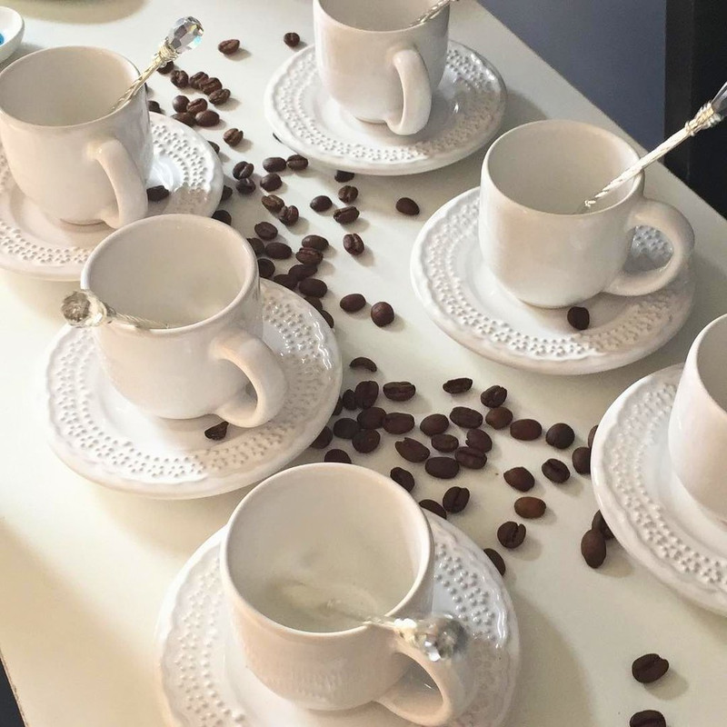 Porto Brasil Conjunto com 6 Xícaras de Café com Pires Madeleine Branco 72ml na Amazon