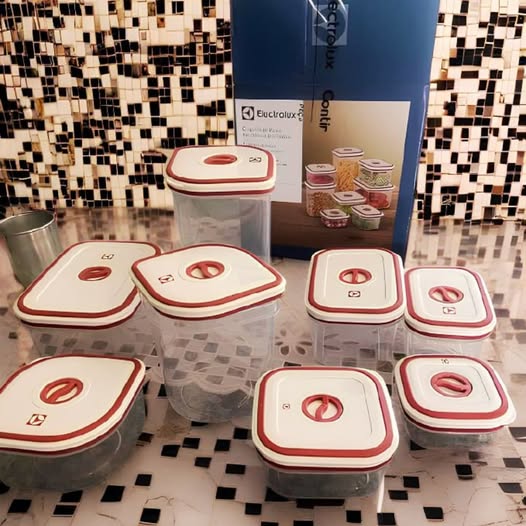 Potes Herméticos Electrolux de Plástico Vermelho/Branco Retangular com 8 Unidades na Amazon