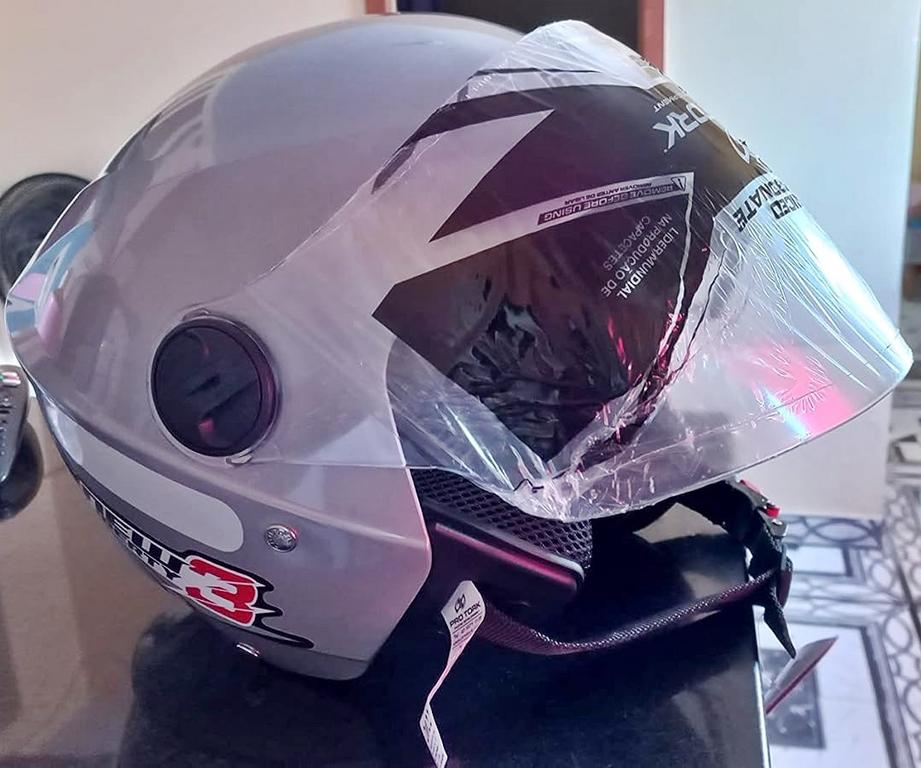 Pro Tork Capacete New Liberty Three 58 Prata na Amazon
