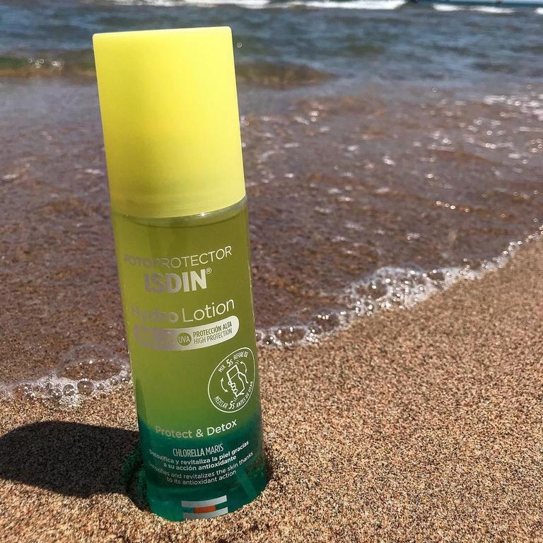 Protetor Solar Corporal Bifásico ISDIN HydroLotion FPS 50+ – 200ml na Amazon