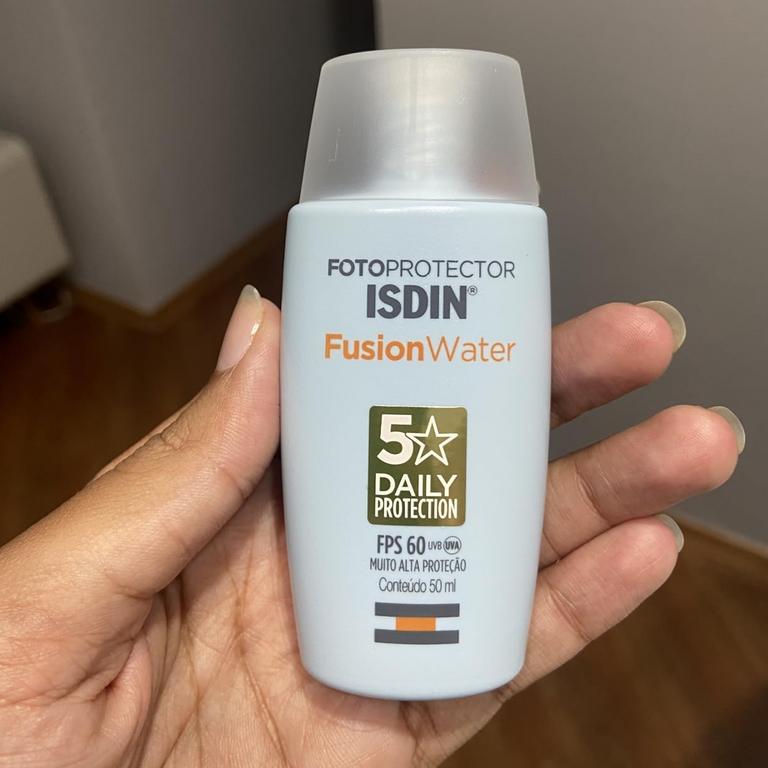 Protetor Solar Facial ISDIN Fusion Water 5 Stars FPS 60 sem cor – 50ml na Amazon