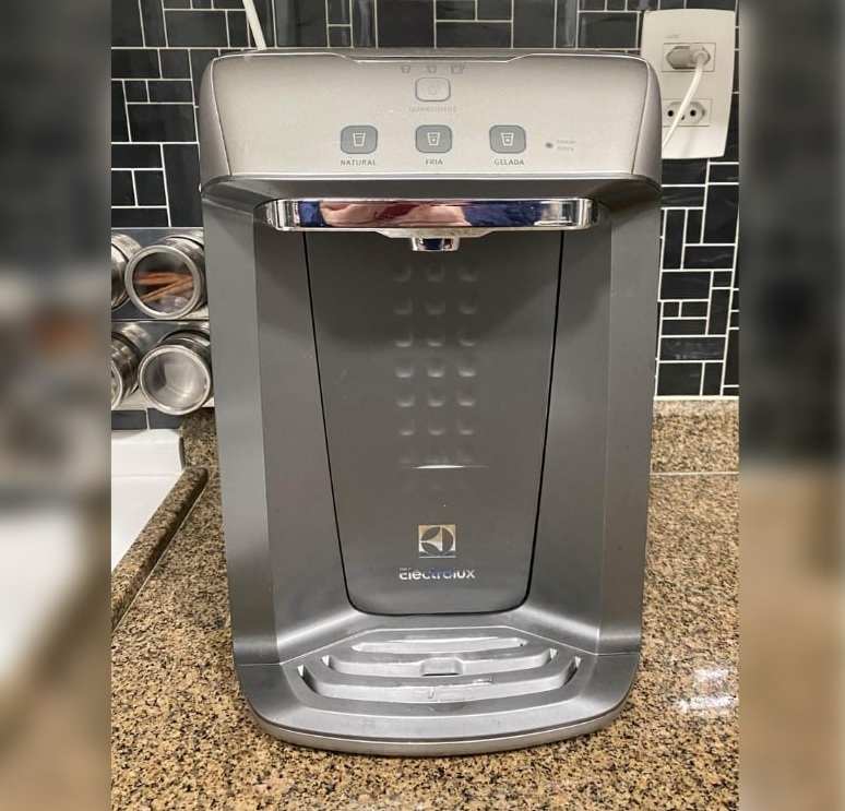 Purificador de Água Electrolux Refrigerador – Eletrônico Cinza PA26G Água Gelada e Natural na Magazine Luiza
