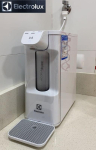 Purificador de Água Gelada Fria e Natural Elétrico Compacto Eletronico placa Electrolux Filtro refil 6 meses ou 3000l Painel Touch Bivolt Branco PE12B na Amazon