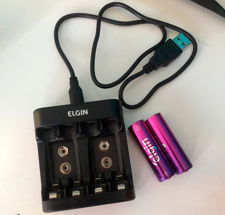 Recarregador de pilhas AA/AAA/9V 46RSCUSB0000 Elgin na Amazon