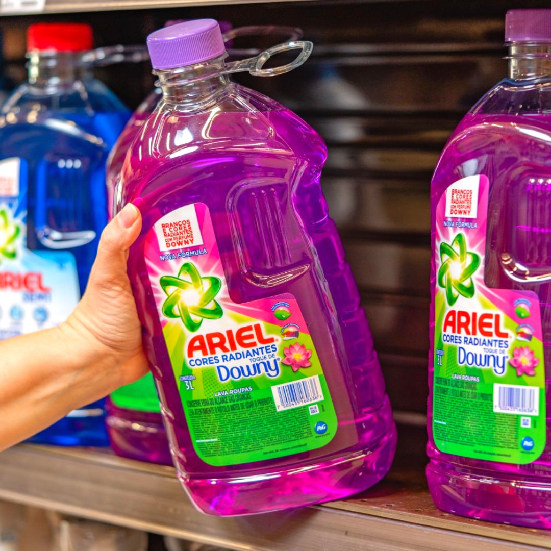 Sabão Líquido Ariel Cores Radiantes Toque de Downy 3L na Amazon