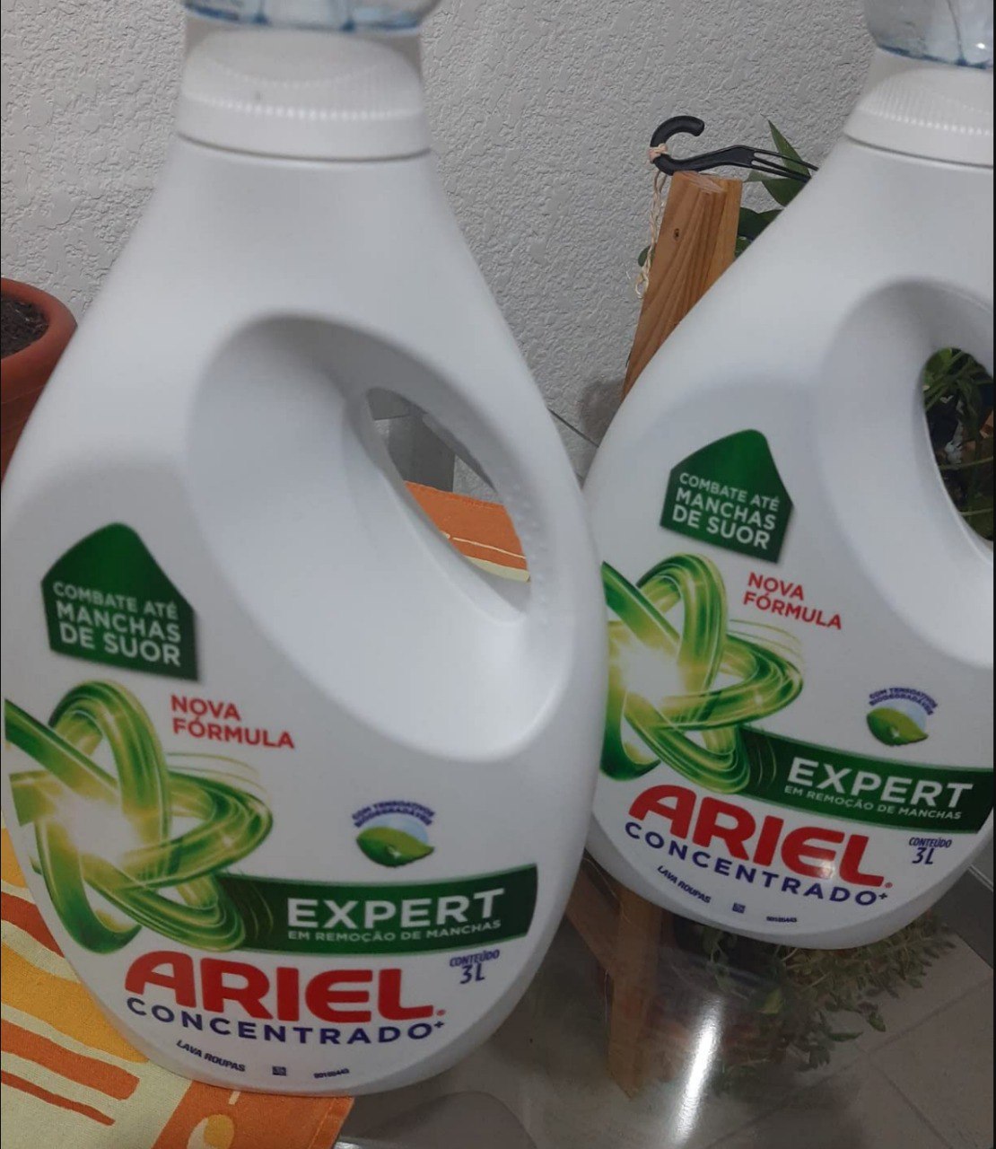 Sabão Líquido Ariel Expert 3L, Branco na Amazon