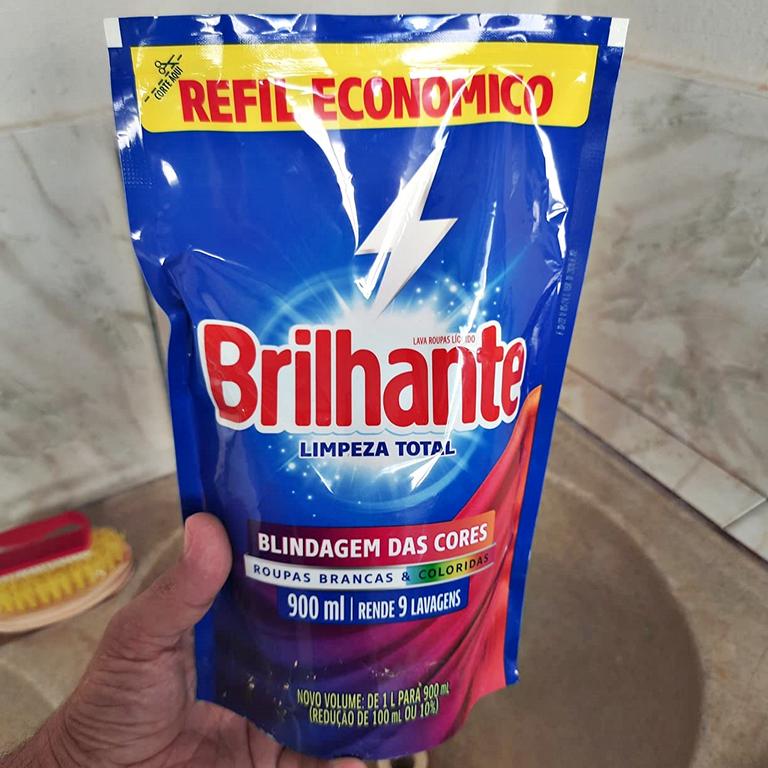 Sabão Liquido Brilhante Limpeza Total Refil 900 Ml, Brilhante na Amazon