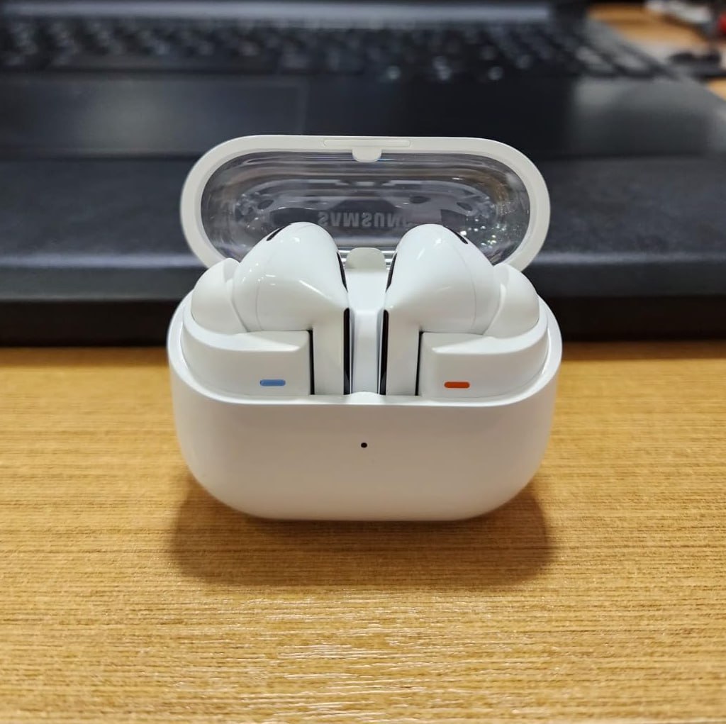 Samsung Galaxy Buds3 Pro, Fone de Ouvido sem fio, Cancelamento de Ruído Inteligente, Galaxy AI – Branco na Amazon