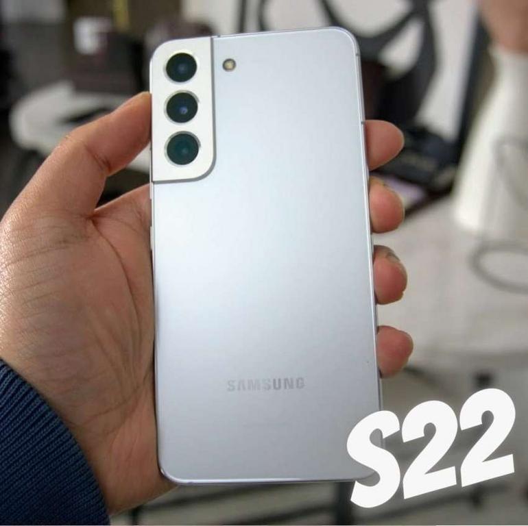 Samsung Galaxy S22 128GB 5G Wi-Fi Tela 6.1” Dual Chip 8GB RAM Câmera Tripla + Selfie 10MP – Branco na Amazon