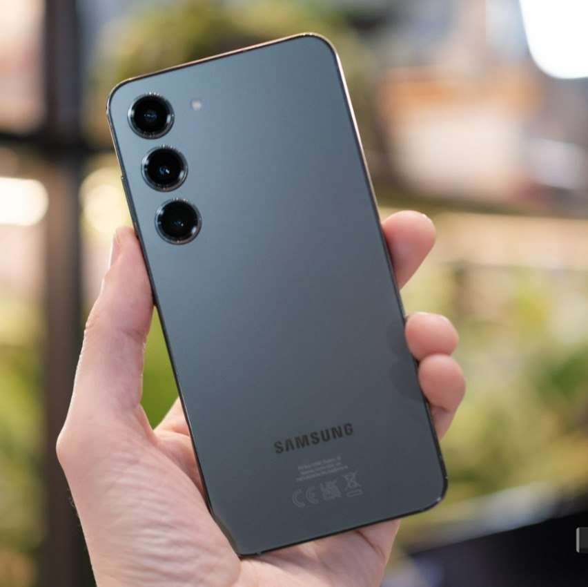 Samsung Galaxy S23 5G 128GB Tela 6.1” 8GB RAM IP68 Processador Qualcomm Snapdragon 8 Gen 2 Câmera Tripla de até 50MP + Selfie 12MP – Preto na Amazon