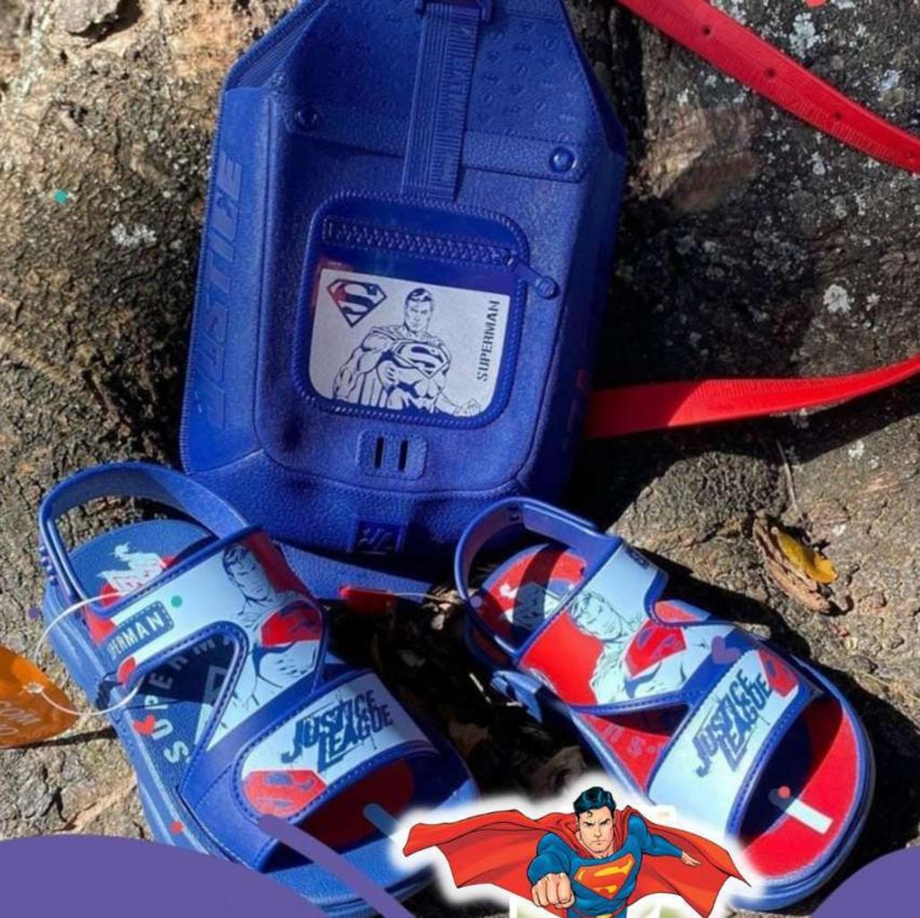Sandália SLINBAG SANDALIA PROMO, Liga da Justiça, meninos na Amazon
