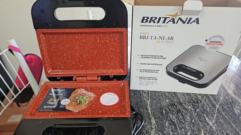 Sanduicheira e Grill Britânia BGR16 2 em 1 Redstone 750W na Amazon