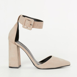 Scarpin Suede Dorsay Salto Flare Alto Pulseira com Fivela Forrada Essential na Amaro