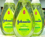 Shampoo Infantil Cabelos Claros, Johnson’s, 400Ml na Amazon