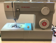Singer Facilita Pro 4411 – Máquina de Costura Mecânica, 127V, Cinza na Amazon