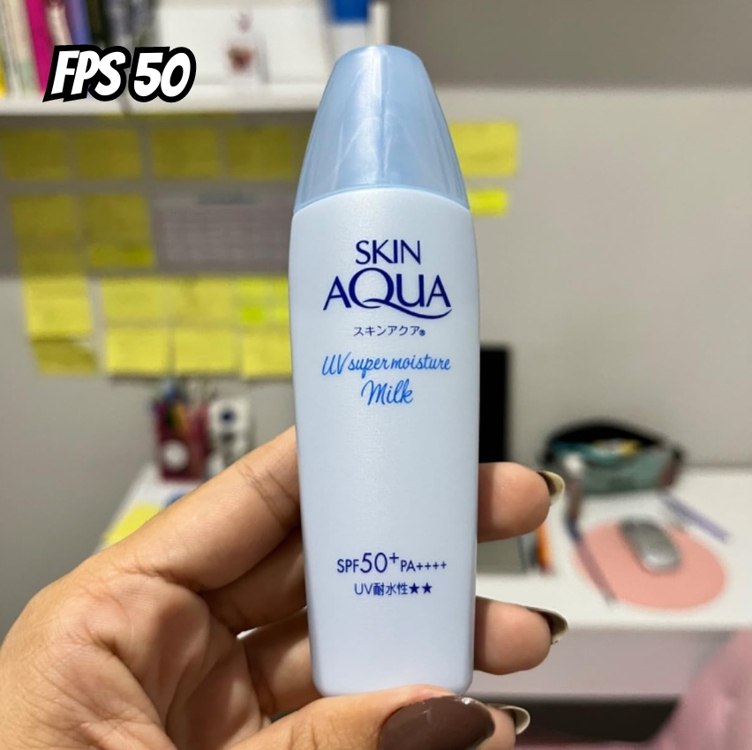 SKIN AQUA® Super Moisture Milk 40g – Protetor Solar Facial sem cor FPS50 com Ácido Hialurônico e Textura Leve na Amazon