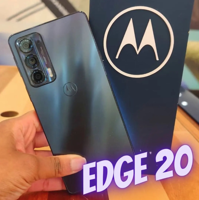 Smartphone Motorola Edge 20 5G Preto 128GB, 8GB RAM, Tela de 6.7”, Câmera Traseira Tripla, Android 11 e Processador Snapdragon 778G Octa Core na Casas Bahia