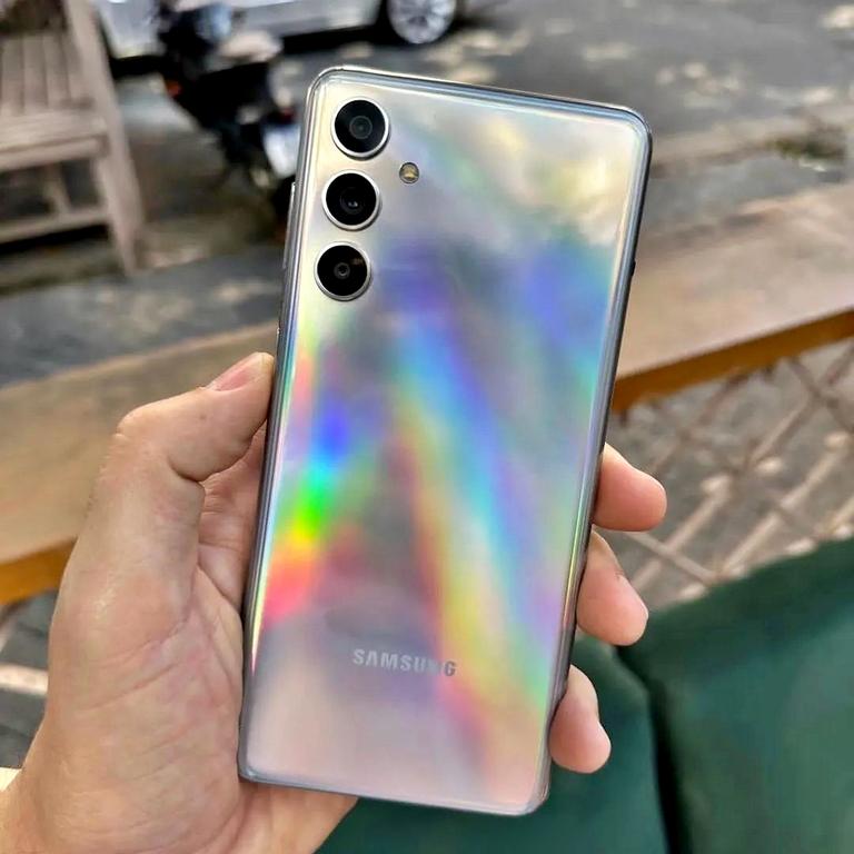 Smartphone Samsung Galaxy M54 5G, 128GB, 8GB RAM, Tela Infinita de 6.7″ Dual Chip na Casas Bahia