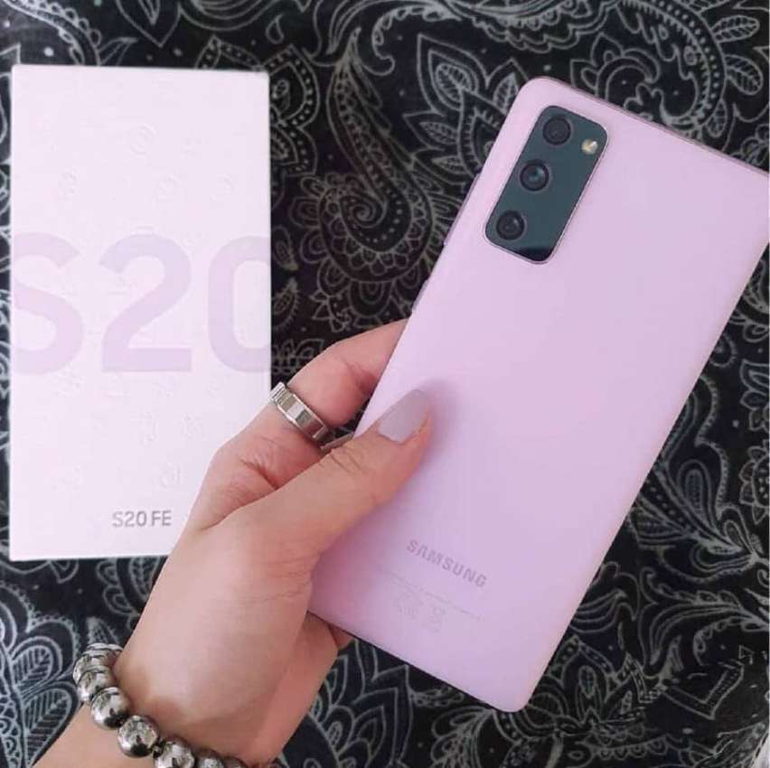 Smartphone Samsung Galaxy S20 FE, 5G, 128GB, 6GB RAM, Octa Core, Câmera Tripla 32MP, Tela Infinita de 6.5, Violeta – SM-G781BLVRZTO na Magazine Luiza