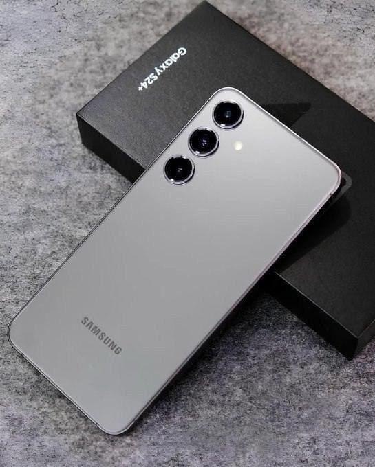 Smartphone Samsung Galaxy S24+, Galaxy AI, Selfie de 12MP, Tela de 6.7″ 1-120Hz, 256GB, 12GB RAM – Cinza na Amazon