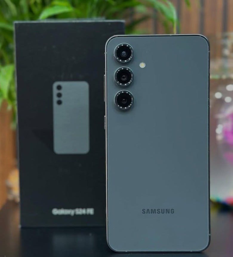 Smartphone Samsung Galaxy S24 FE 128GB Grafite 5G 8GB RAM 6,7″ Câm. Tripla + Selfie 10MP na Aliexpress