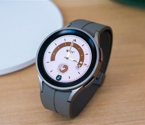 Smartwatch Samsung Galaxy Watch5 Pro BT 45mm Titânio Tela Super AMOLED de 1.4″, Bluetooth, Wi-Fi, GPS, NFC e Sensor de Frequência Cardíaca Óptica na Casas Bahia