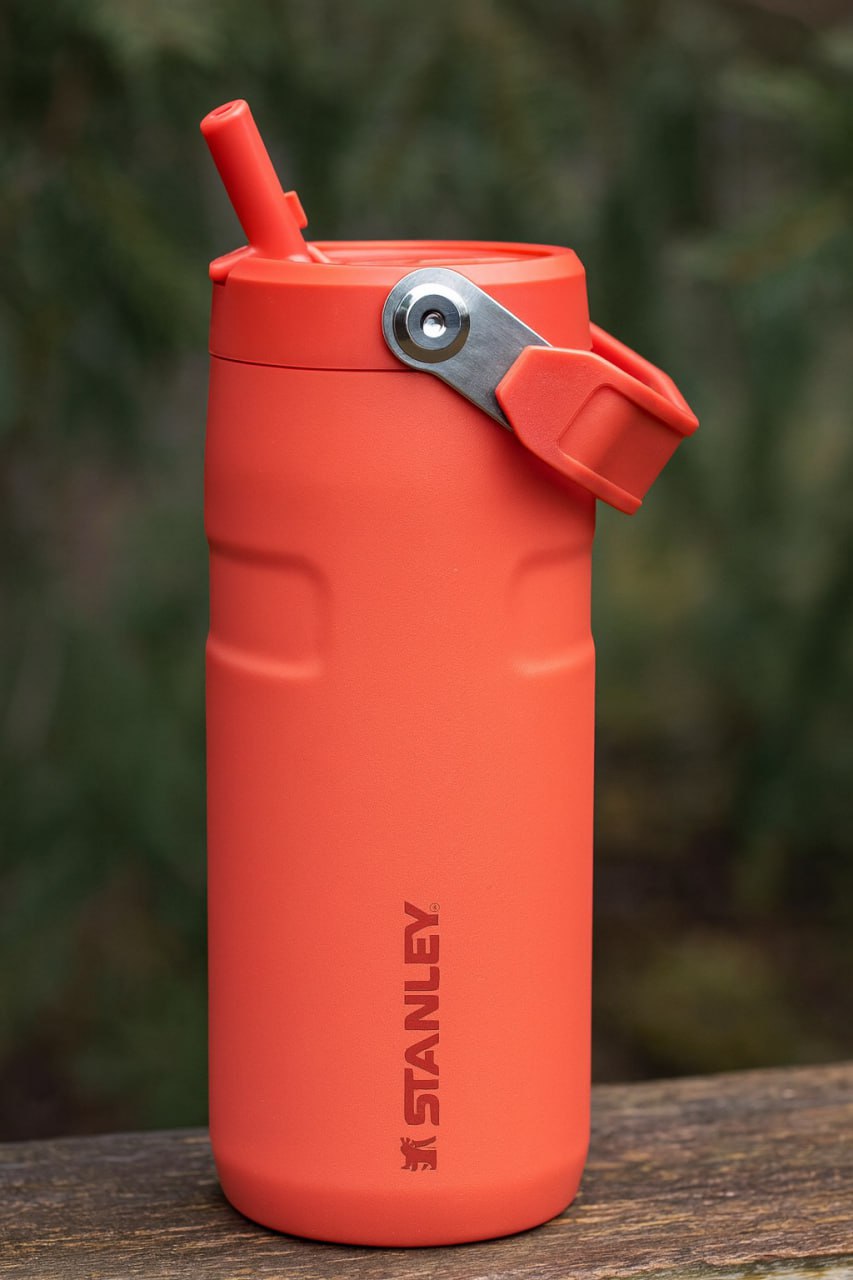 Stanley – Garrafa de Água Aerolight Flip Straw, Canudo Integrado, Abertura Grande, Aço Inoxidável Leve, 473ml Hot Coral na Amazon