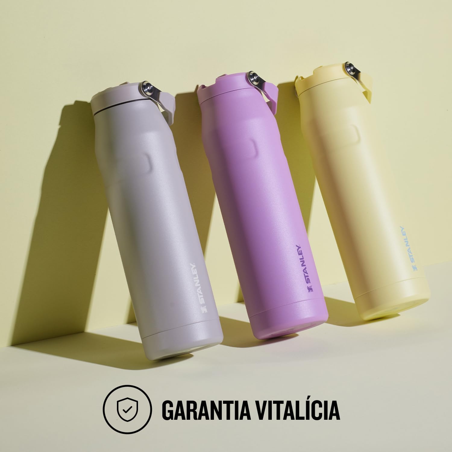 Stanley – Garrafa de Água Aerolight Flip Straw, Canudo Integrado, Abertura Grande, Aço Inoxidável Leve, 473ml Ash na Amazon