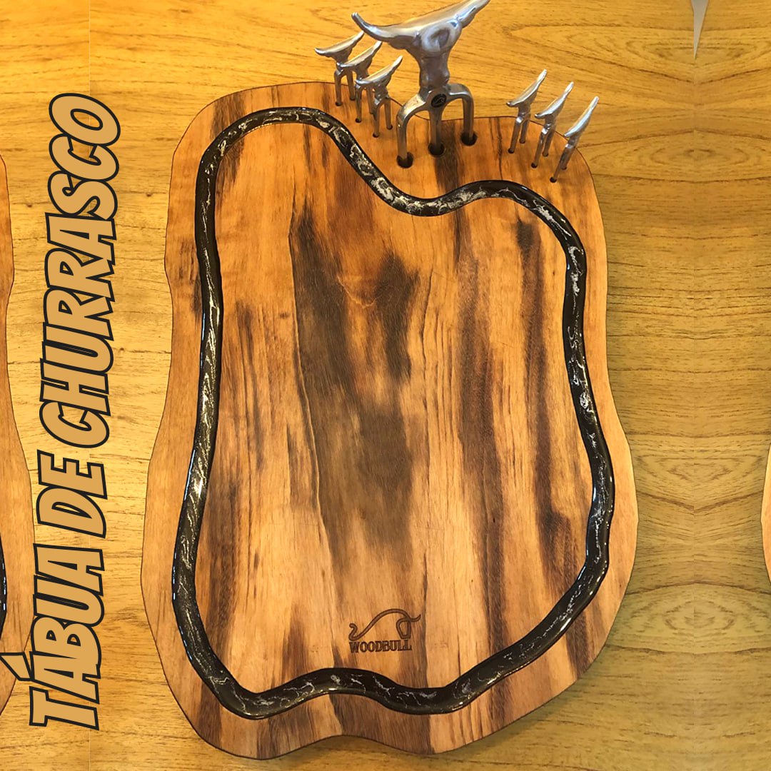 Tábua de Churrasco para Corte Carne e Alimentos em Madeira Artesanal com Garfo Tridente e Petiscos Damascus Design na Amazon