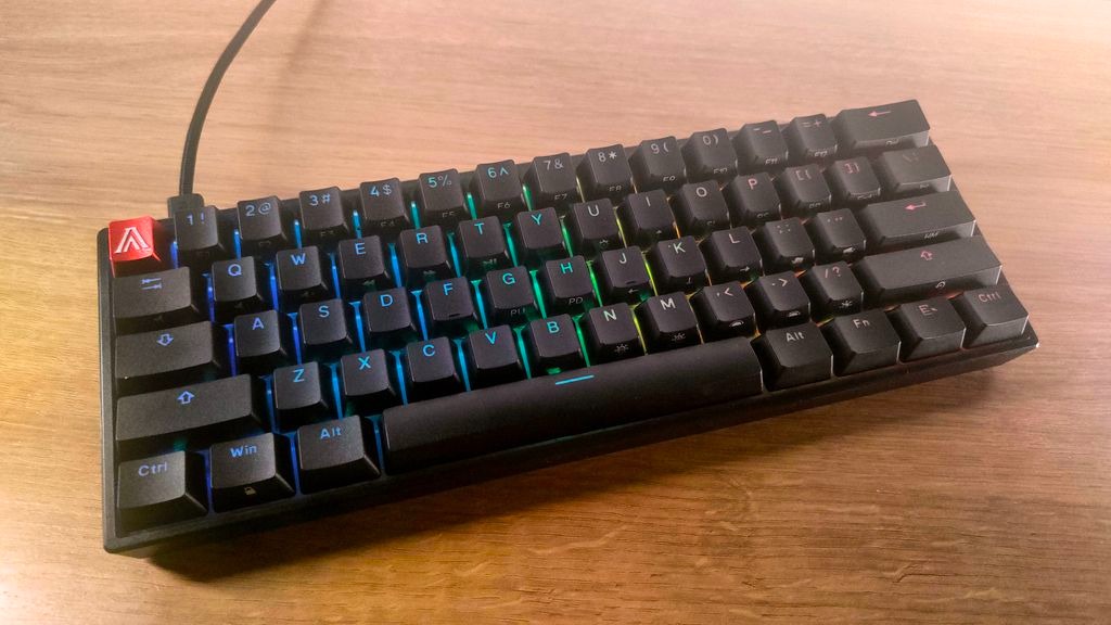 Teclado Mecânico Gamer AGON AGK600 Cherry MX Red Switch Hot-Swappable US RGB 360° com design 60% ultracompacto na Amazon