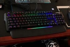 Teclado Mecânico Gamer HyperX Alloy MKW100, RGB, Switch Red, Full Size, Layout US - 4P5E1AA#ABA na KaBuM!