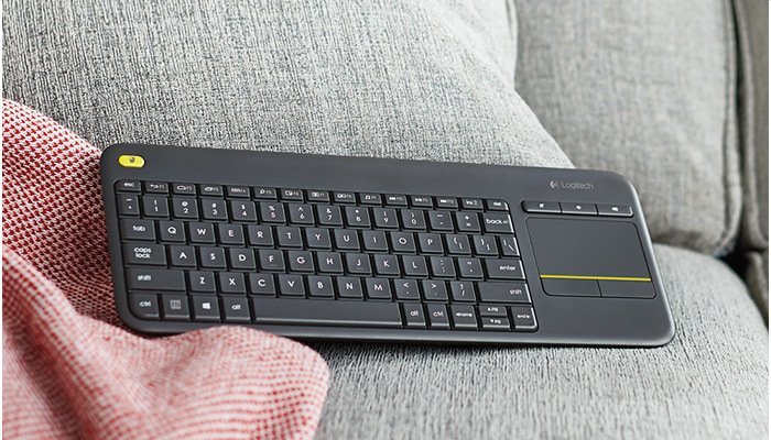 Teclado sem fio Logitech K400 Plus TV com Touchpad Integrado, Conexão USB Unifying e Layout ABNT2 na Amazon