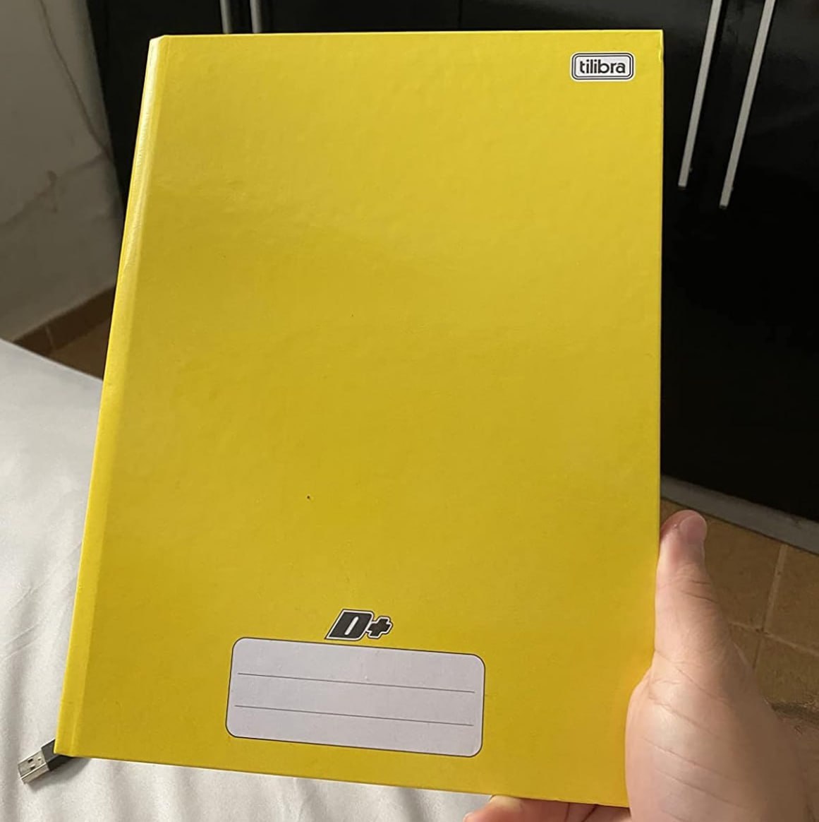 Tilibra Universitário D+ – Caderno Brochura Capa Dura, 200x275mm, 48 Folhas, Amarelo na Amazon