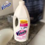 Tira Manchas Vanish Líquido Crystal White para roupas brancas 1,5L na Amazon