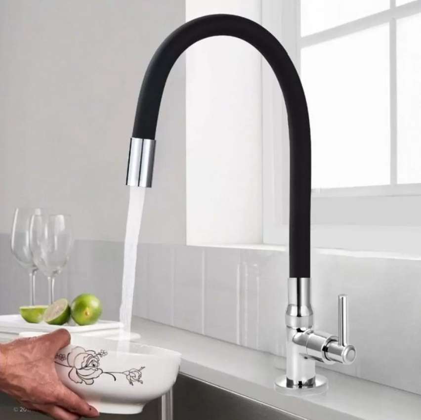 Torneira para Cozinha de Mesa Bica Flexível Gourmet Preta na Amazon
