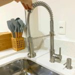 Torneira para Cozinha Gourmet de Mesa com Mola – Luxo Nell AM-01 na Magazine Luiza