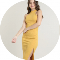 Vestido Feminino Midi Halter Neck Canelado Com Fenda Gola Alta Mostarda na C&A