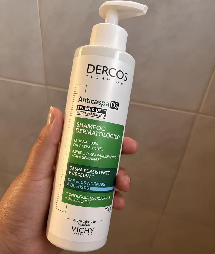 Vichy Dercos Shampoo Anticaspa DS para Cabelos Normais a Oleosos, Elimina 100% da Caspa Visível e Coceira, Ação Antirreincidência por 6 Semanas, Controla a Oleosidade, 300g na Amazon