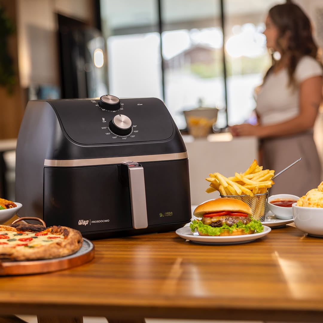 WAP Fritadeira Air Fryer MEGA FAMILY 9 Litros com Cesto Amplo e Circulação de Ar 360°, Timer Sonoro 1900W na Amazon