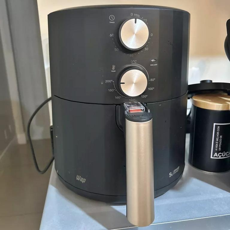 WAP Fritadeira Elétrica Air Fryer Grand Family 5L Cesto Removível com Duplo Revestimento Antiaderente 1500W e Ajuste de Temperatura na Amazon