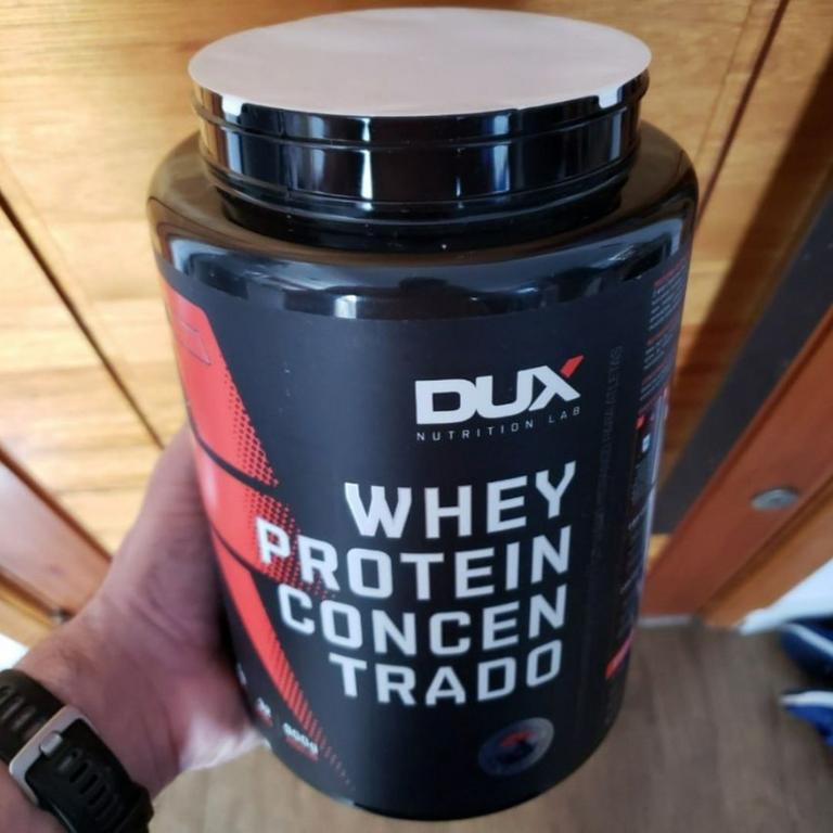 Whey Protein Concentrado Pote (900G) – Sabor Morango, Dux Nutrition na Amazon