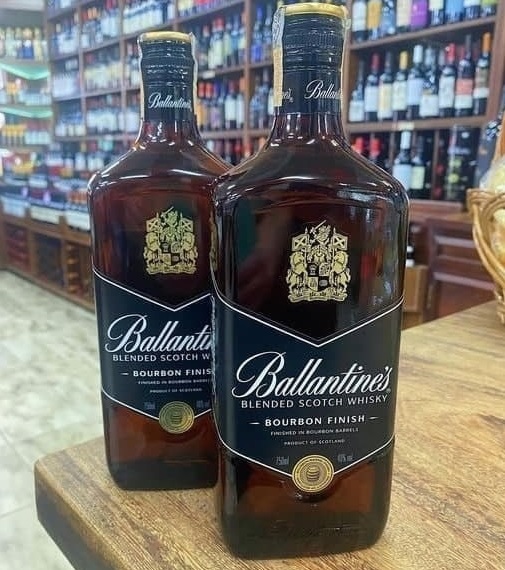 Whisky Ballantines Bourbon Barrel, 750ml na Amazon
