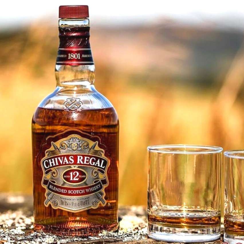 Whisky Chivas Regal 12 anos, 750 ml, Dourado na Amazon