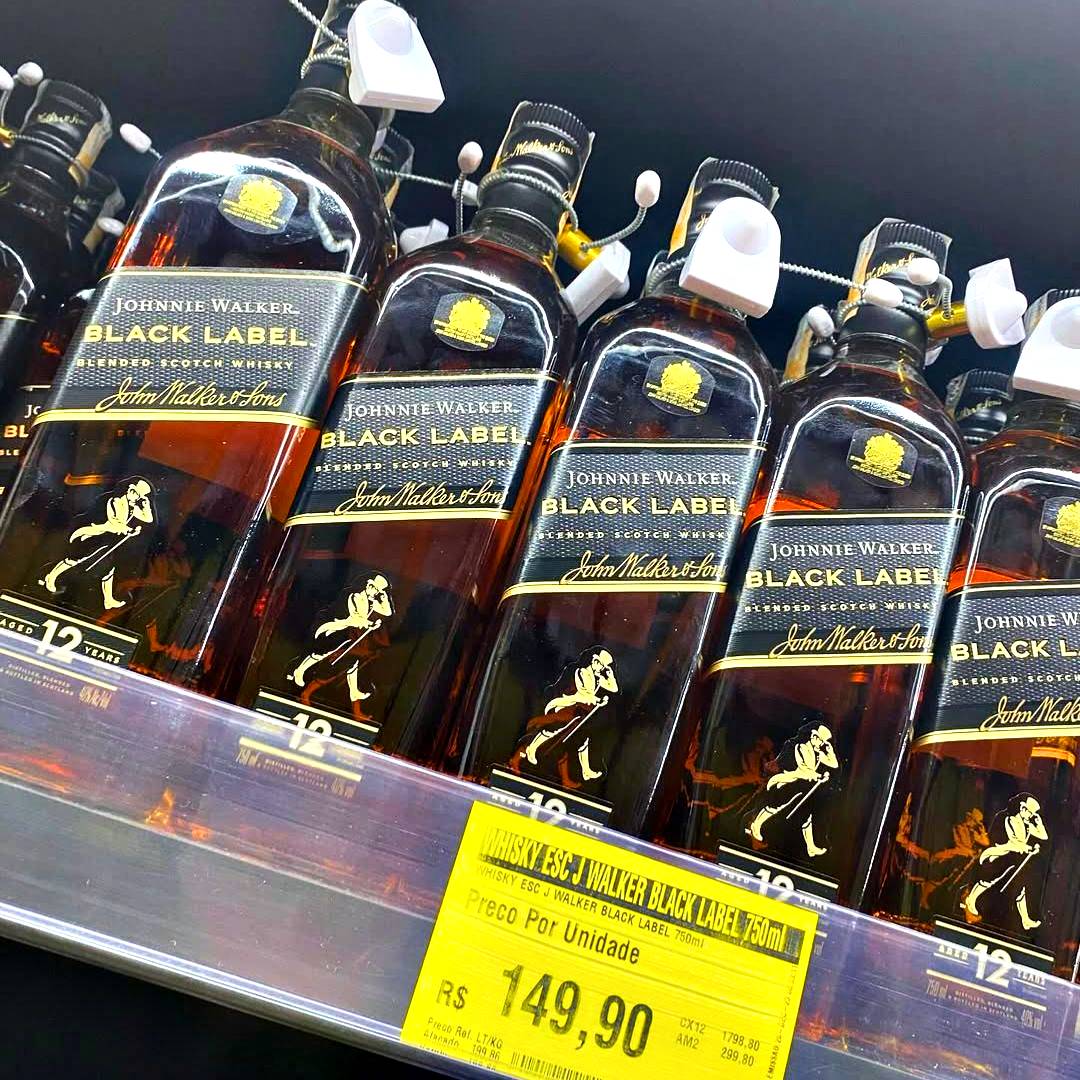 Whisky Escocês Blended Black Label Johnnie Walker Garrafa 750ml na Amazon