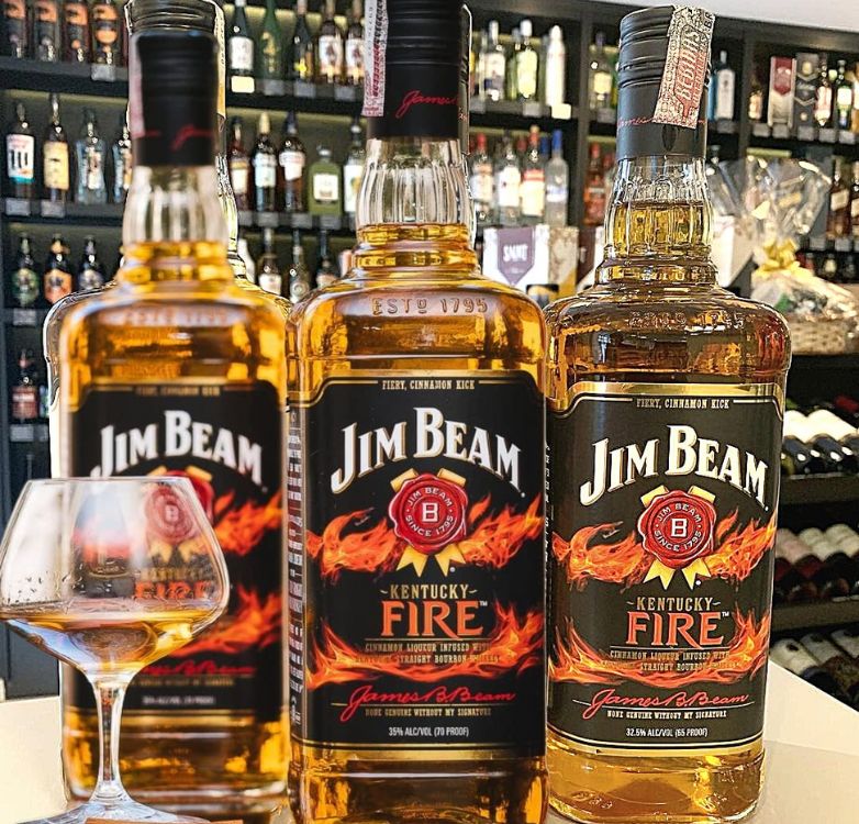 Whisky Jim Beam Fire, Bourbon, 1L na Amazon